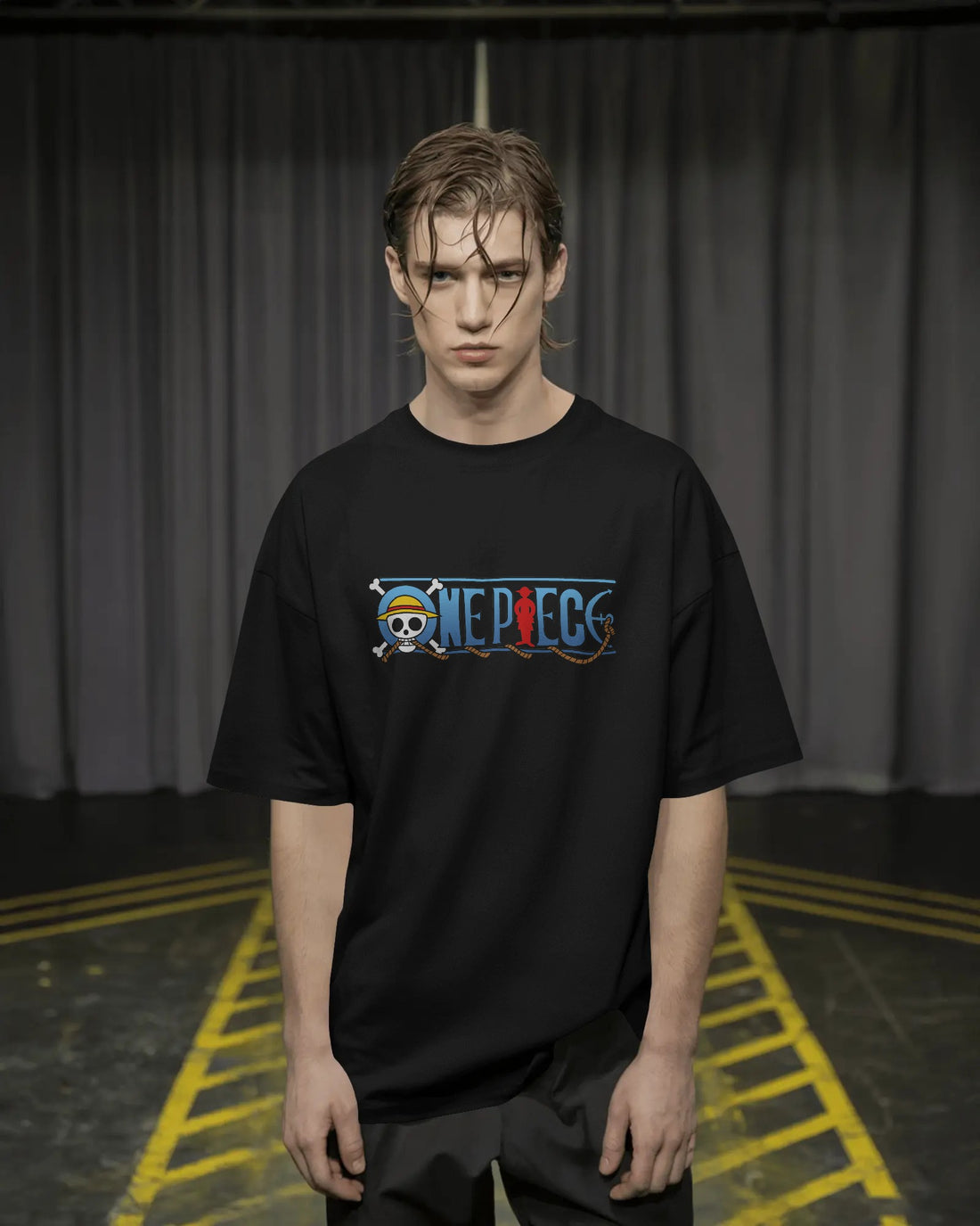 One Piece - Pirate Hunter Unisex Oversized T-Shirt